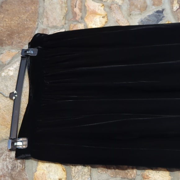 Evan Picone Vintage Black Velvet Full Midi Skirt - Picture 2 of 11